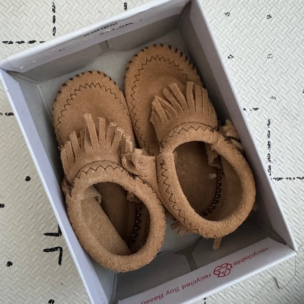 Minnetonka Riley Bootie - Size 4, Brand New